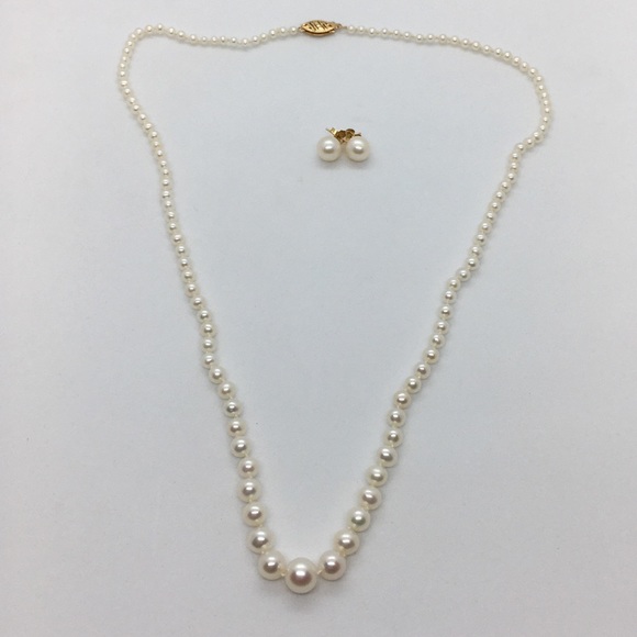 Jewelry - ☀️SALE☀️ White cultured pearl tapered necklace and earring set 14K gold